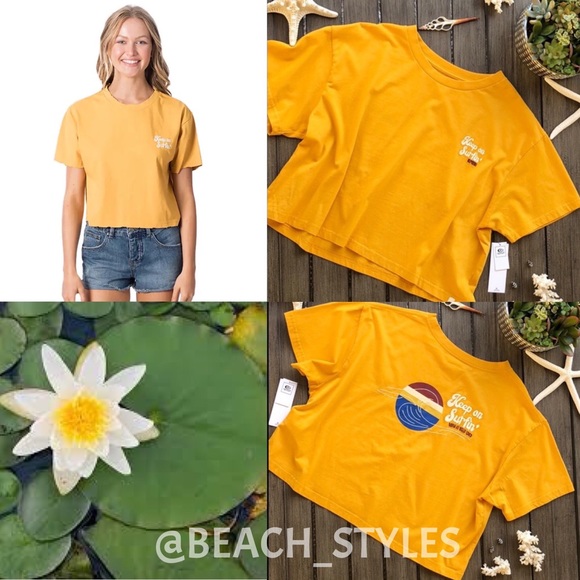Rip Curl Tops - 🌴🌼RIP CURL- KEEP ON SURFIN CROP TOP🌼🌴
